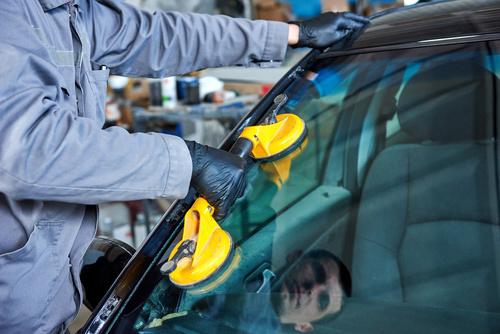 Open 7 Days Auto Glass Repair in Summerlin