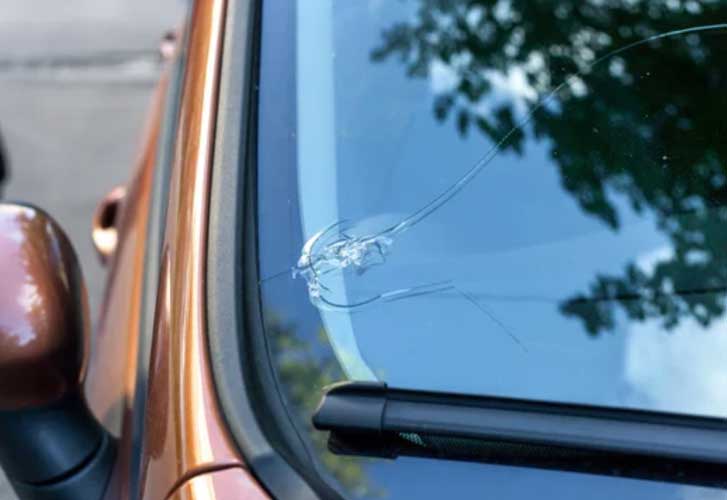Cracked Windshield? Here’s Where to Get It Fixed in Henderson