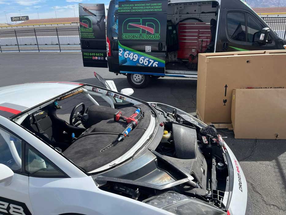 Mobile auto glass van and windshield installation tools