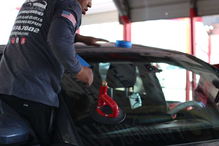 Taller de cristales para automóviles