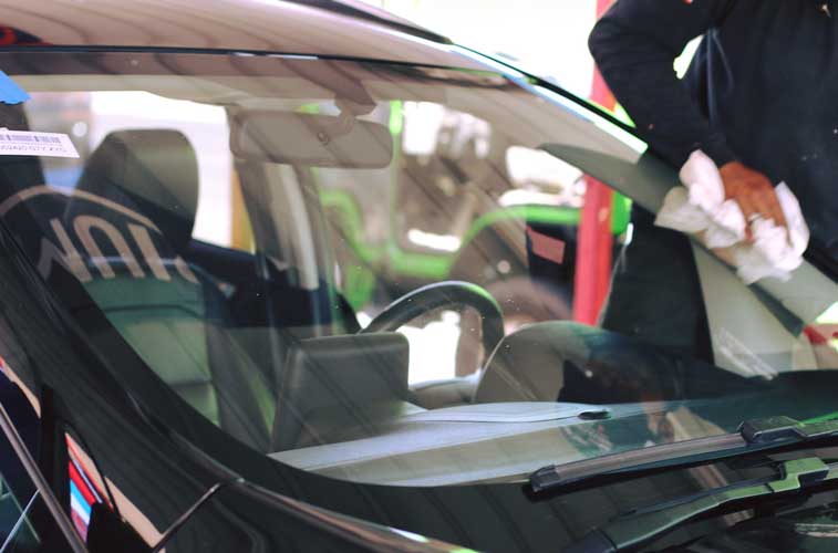 Safety & Longevity in Las Vegas Auto Glass Replacements